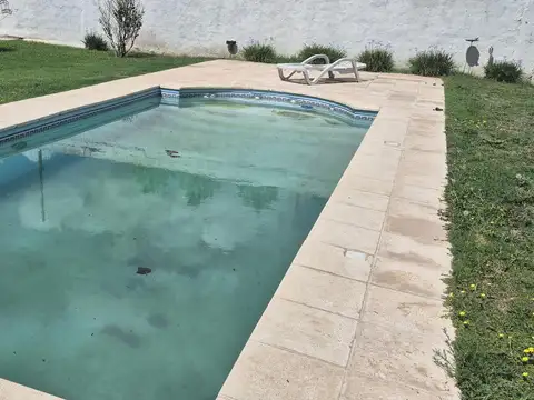 Casa en Alquiler con 1 cochera