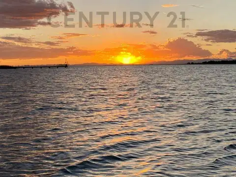 San Martin 100, Piso 0