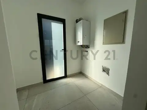 VENDE -PERMUTA- FINANCIA CASA 5 AMBIENTES EN BARRIO CERRADO EL NAUDIR ESCOBAR