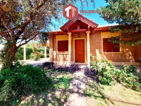 Casa 5 ambientes con 2 baños