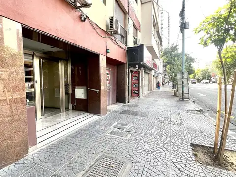 San Martin 2900 Departamento de 3 ambientes Contrafrente Patio 90m2 en Paternal VENTA