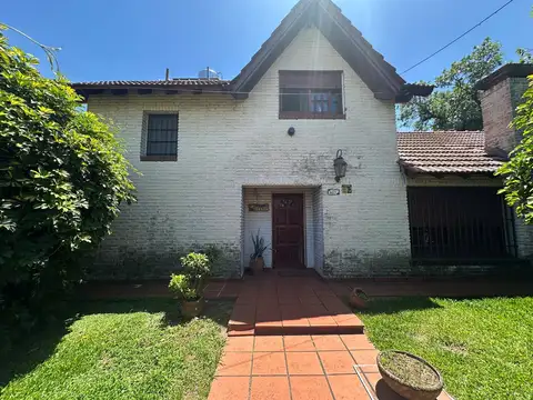 Casa en Venta con 3 cocheras