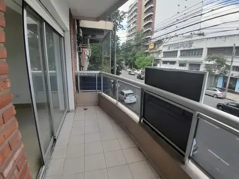 Av Mosconi 3100, Piso 1