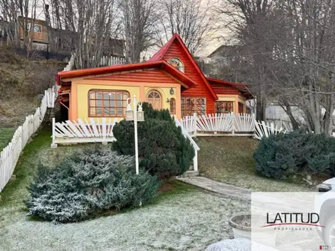 Casa en venta de 4 dormitorios c/ cochera en Ushuaia