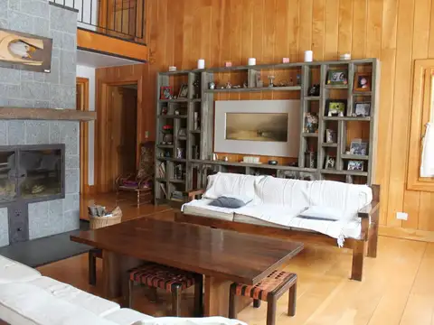 Casa en venta - 6 Dormitorios 7 Baños 2 Cocheras - 3098Mts2 - San Martín de Los Andes