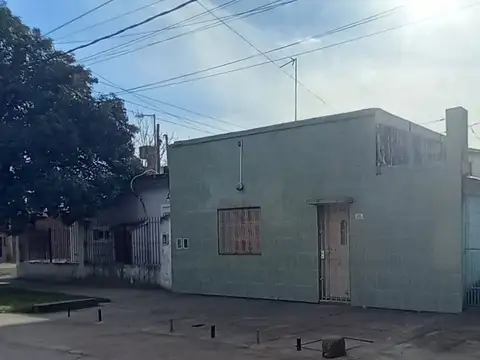 Casa 5 ambientes con 2 baños