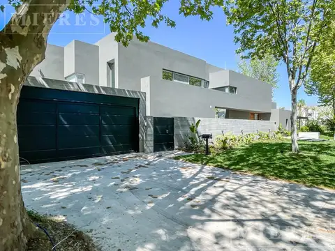 Casa en Venta en Santa Maria Del Tigre, USD 2.000.000