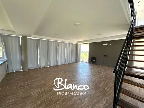 Casa 5 ambientes con 2 baños