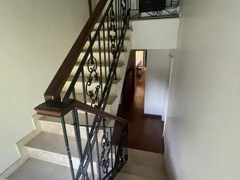 Casa 10 ambientes con 8 baños