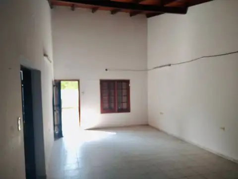 Casa en venta de 2 pisos, Barrio Carmen Luisa RQTA