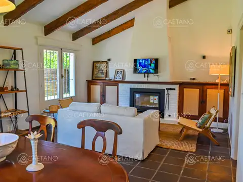 Casa 4 ambientes con 3 baños