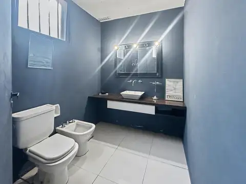 Casa 5 ambientes con 2 baños