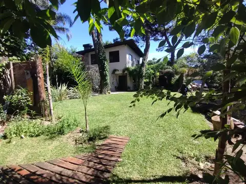 Casa en venta - 2 Dormitorios 2 Baños - Valeria del Mar