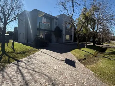 Casa en Venta en Los Sauces, USD 315.000