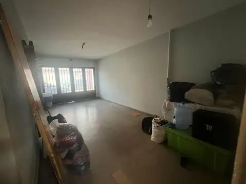 Casa 6 ambientes con 2 baños