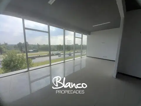 Oficina en Venta en Pilar Centro, USD 210.000