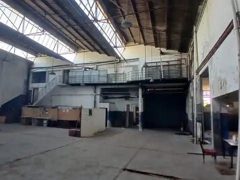 Galpón 2000m2 s/Lote 53x26 Zonif:  Mixt 2