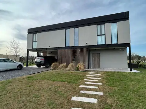 Casa en venta en barrio cerrado Medal Country Club Pilar