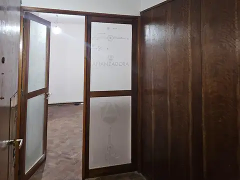 Oficina 3 ambientes con 1 baño