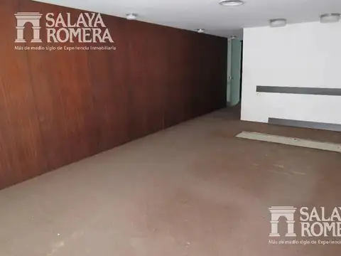 Oficina en Alquiler con 3 cocheras