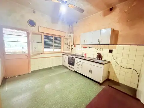 VENTA CASA FLORIDA OESTE 5 AMBIENTES- PERMUTA