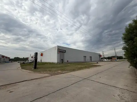 Galpon en Alquiler 28  mts Frente