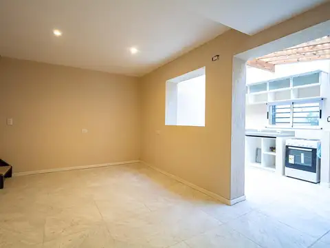 Depto Tipo Casa 4 ambientes con 2 baños