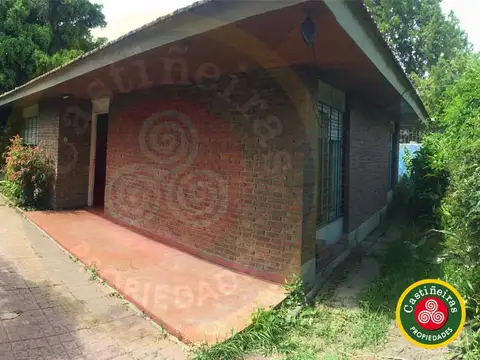 Casa en Venta con 3 cocheras