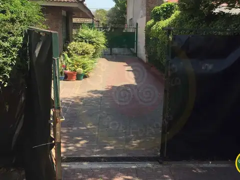 Casa 5 ambientes con 1 baño