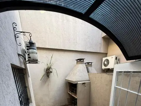 Depto Tipo Casa en Venta en Mataderos, USD 149.000