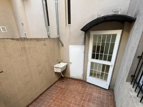 Depto Tipo Casa 3 ambientes con 2 baños