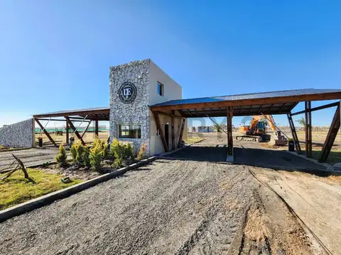 Navarro, B1748 400, Piso 0