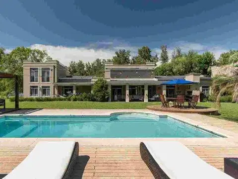 Venta Chacra en El Solar de Capilla