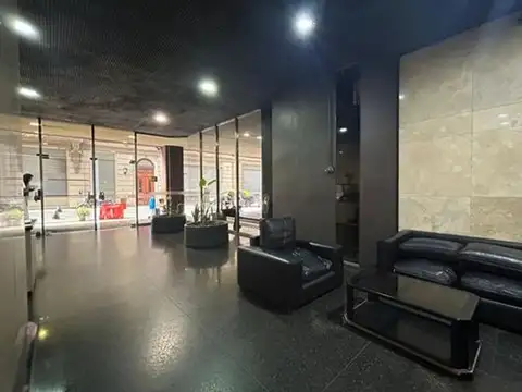 Venta en Block dos oficinas Monserrat cochera