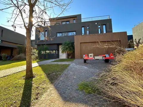 Casa en Alquiler de 6 dormitorios