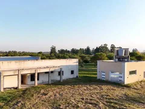 Importante Casa a Terminar Col. Hughes