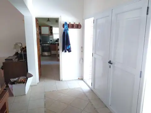 Casa 6 ambientes con 2 baños