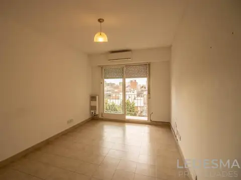 DEPARTAMENTO 2 AMBIENTES CON COCHERA