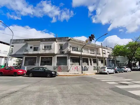 GALPON VENTA EN VILLA CRESPO AMPLIO EN PB