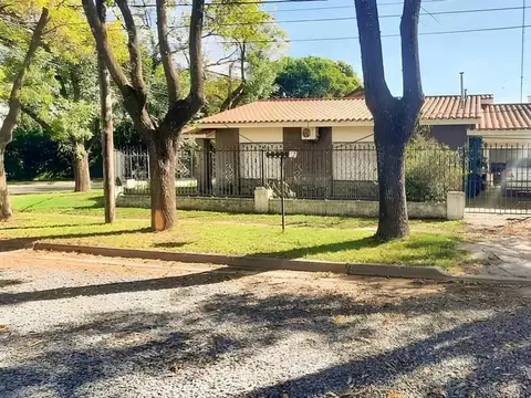 Casa en  el Centro de Funes