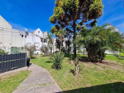 Departamento en venta 2 dormitorios con patio La Plata