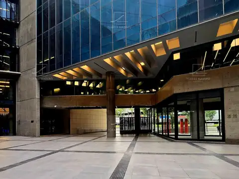 Oficina en Alquiler con 6 cocheras