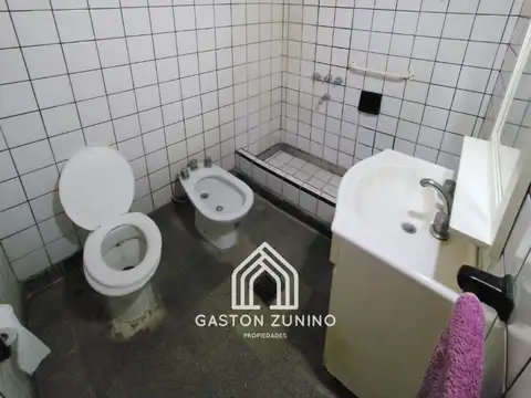 VENTA DE CASA EN EXCELENTE UBICACIÓN - MERCEDES B