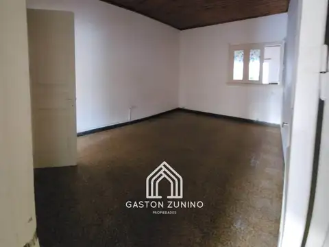 VENTA DE CASA EN EXCELENTE UBICACIÓN - MERCEDES B