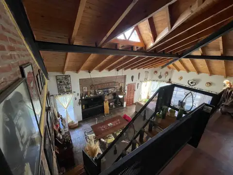 Casa 5 ambientes con 2 baños