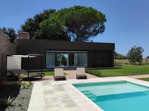 Almirante Brown 2200