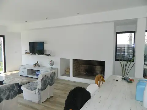 Casa 4 ambientes con 3 baños