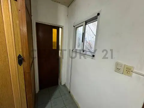 Casa 4 AMBIENTES en Caseros, Tres de Febrero