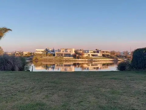 Venta Lote 925 M2 a La Laguna PERMUTA /FINANCIA Barrio San Matias Escobar