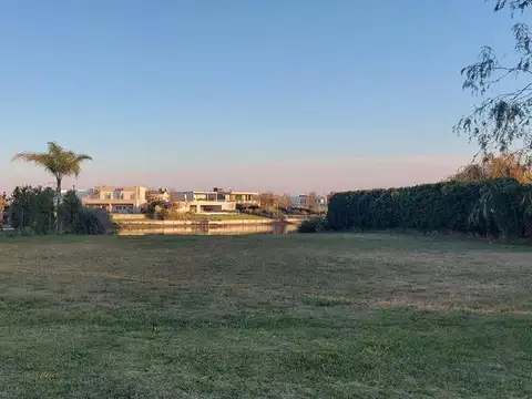 Venta Lote 925 M2 a La Laguna PERMUTA /FINANCIA Barrio San Matias Escobar